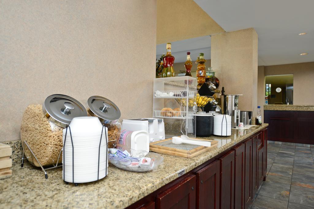 Americas Best Value Inn And Suites Overland Park Restauracja zdjęcie